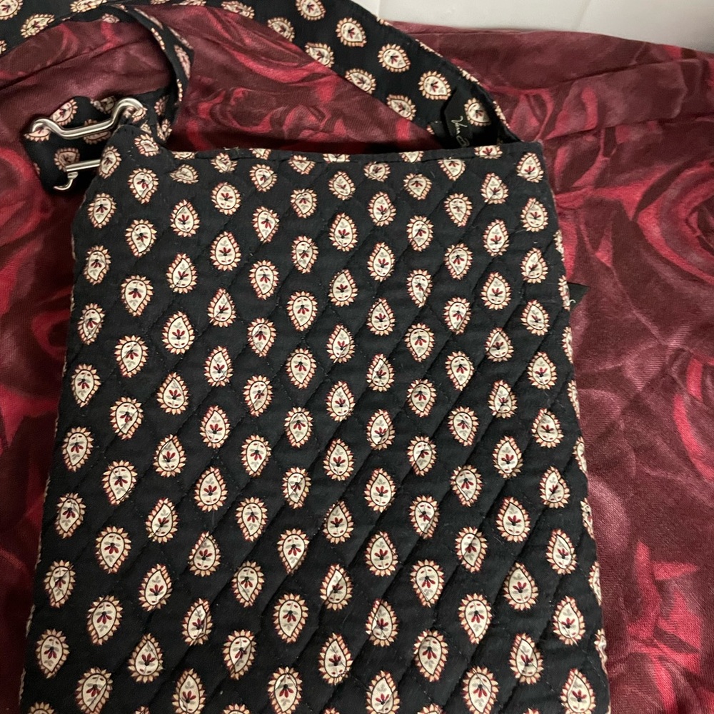 Vera Bradley med size purse - Picture 2 of 10